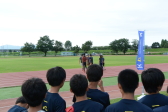 大会終了後に飯塚翔太選手らが所属するミズノトラッククラブが同じ会場で練習を行い、大会参加者たちが練習を見学していた